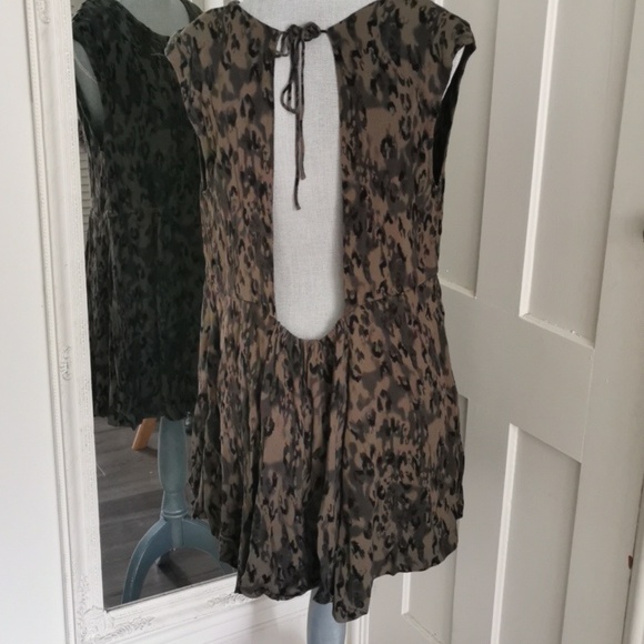Free People fake love animal print olive green minidress with openback. Size M - Picture 4 of 10